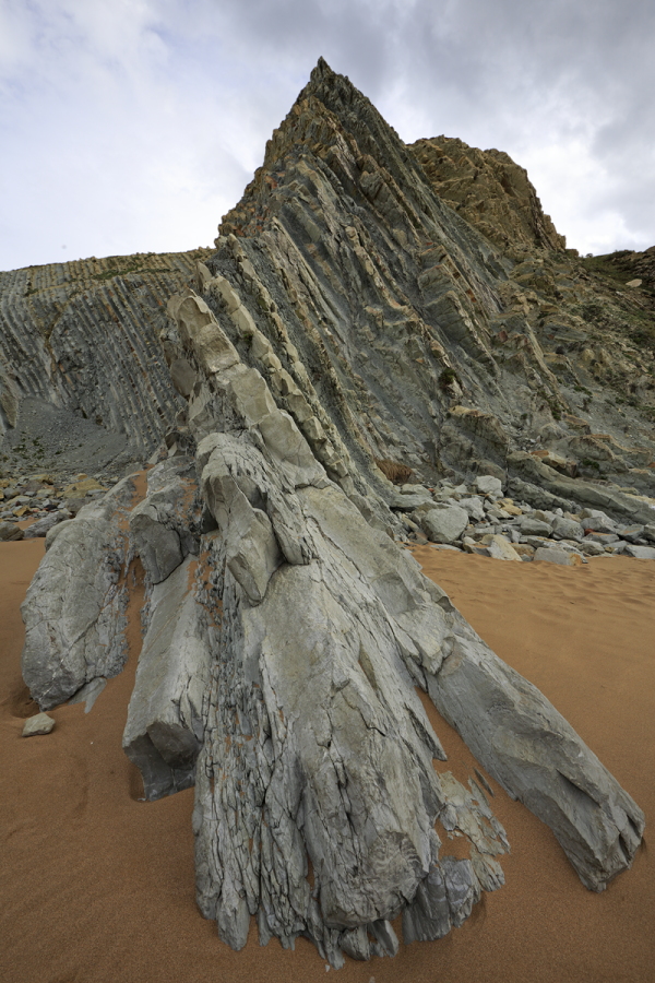 Flysch-Felsstrukturen am Strand von Zumaia