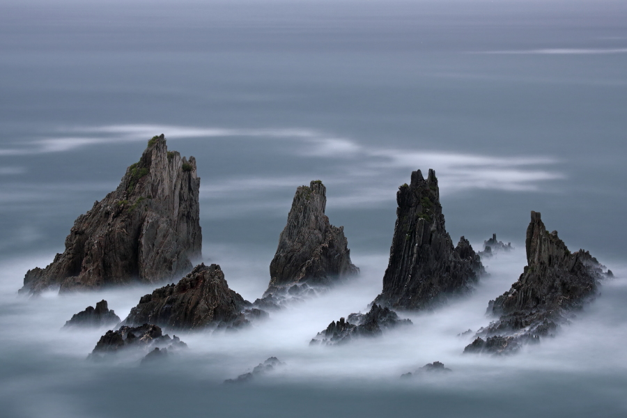 Felsen am Strand von Gueirúa (Playa de Gueirúa), Asturien, Spanien