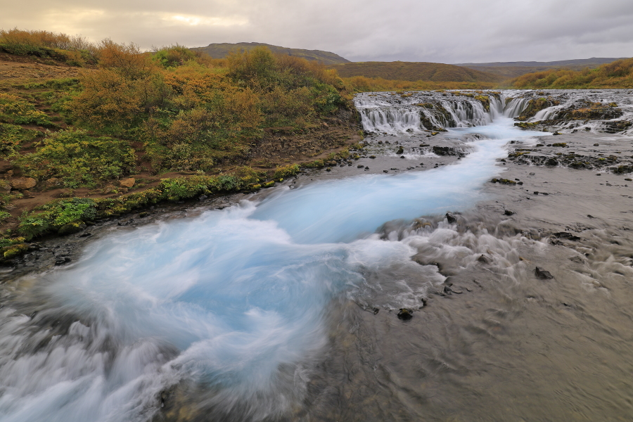Der Bruarfoss ist ein weniger bekannter Wasserfall. Er liegt zwar mitten im 