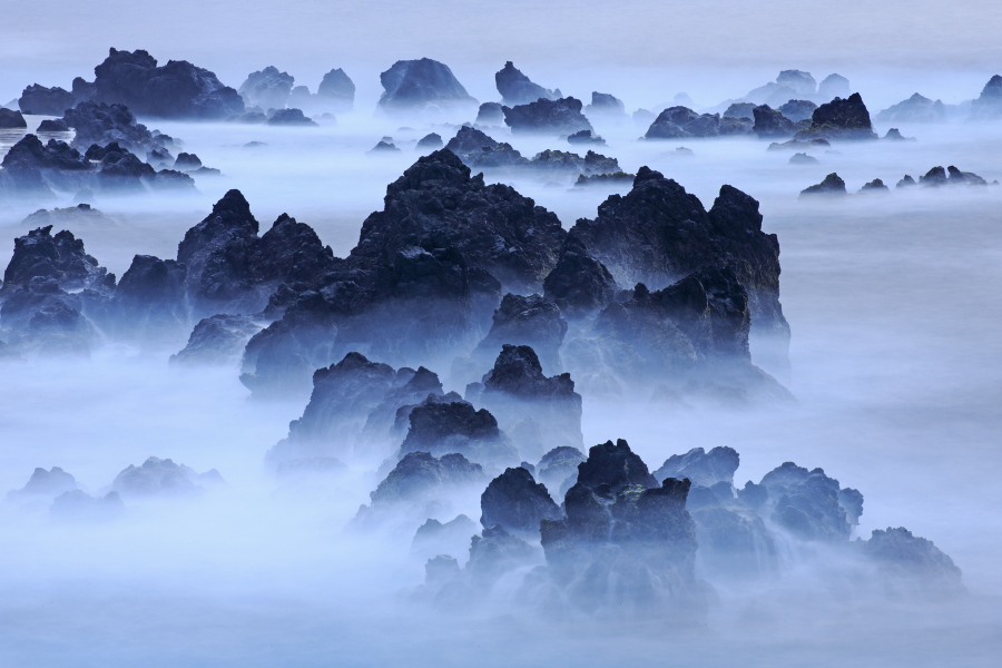 Lavafelsen bei Porto Moniz im Nordwesten Madeiras