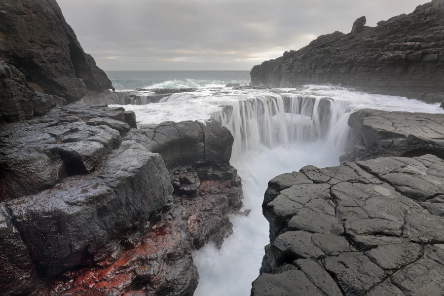 Basaltfelsen bei Puerto de la Cruz an der Nordküste von Teneriffa