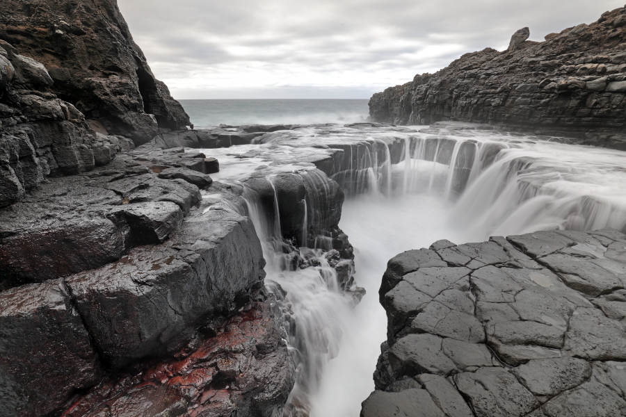Basaltfelsen bei Puerto de la Cruz an der Nordküste von Teneriffa