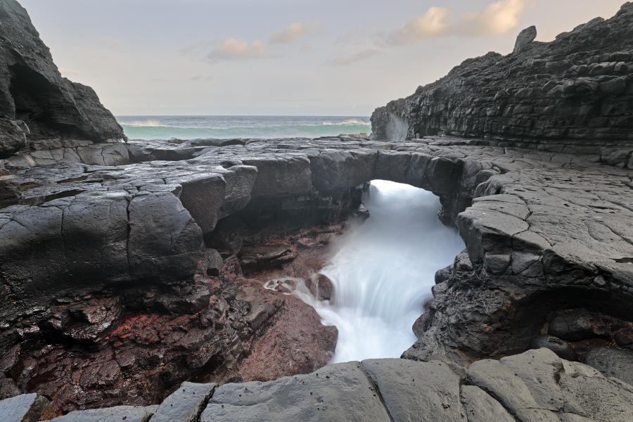 Basaltfelsen bei Puerto de la Cruz an der Nordküste von Teneriffa
