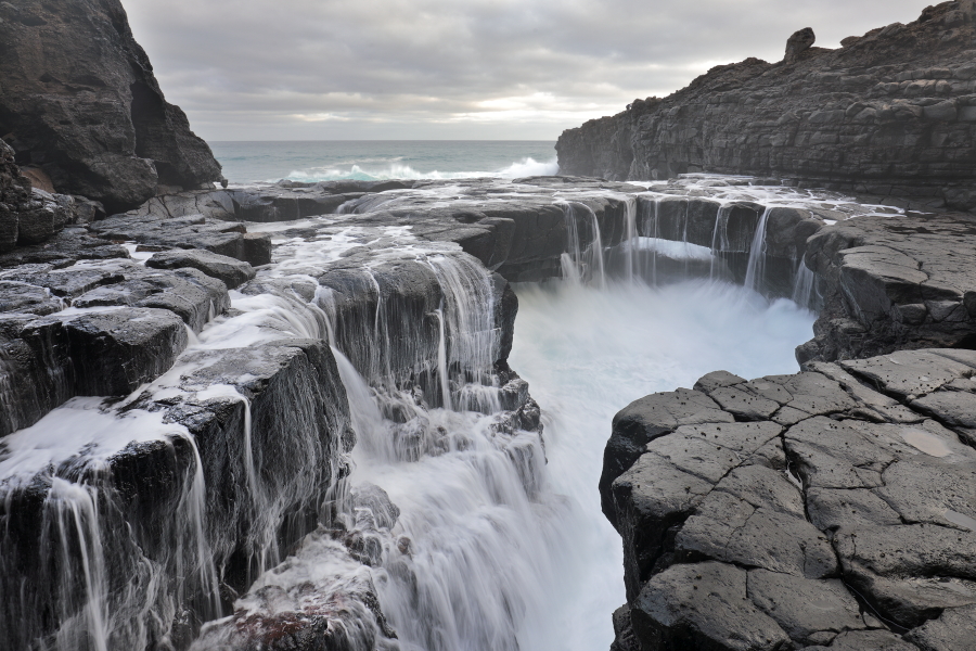 Basaltfelsen bei Puerto de la Cruz an der Nordküste von Teneriffa
