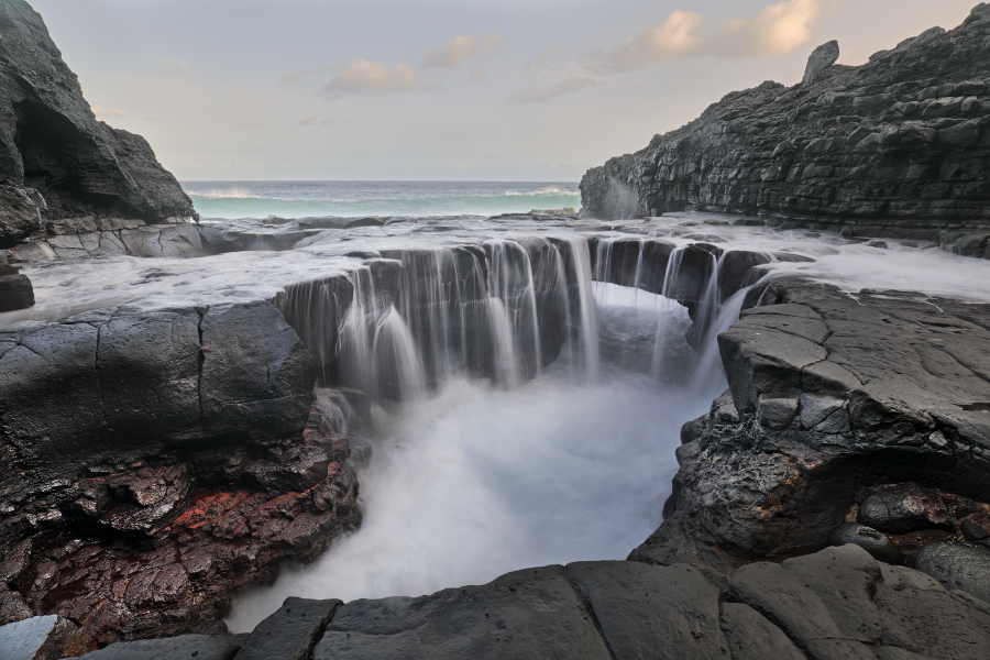Basaltfelsen bei Puerto de la Cruz an der Nordküste von Teneriffa