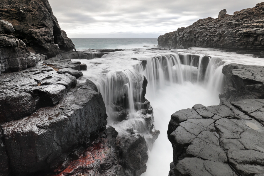 Basaltfelsen bei Puerto de la Cruz an der Nordküste von Teneriffa