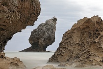 Felsen in der Bucht von Buelna