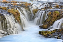 Der Bruarfoss ist ein weniger bekannter Wasserfall. Er liegt zwar mitten im 
