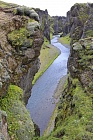 Die kurze Schlucht Fjadrargljufur im Süden Islands gehört zu den schönsten Sehenswürdigkeiten der Insel.