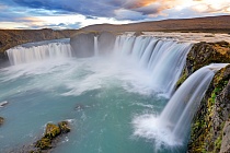 Der Godafoss im Norden Islands zählt zu den größten Wasserfällen der Insel.