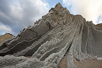 Flysch-Bänder am Strand von Zumaia, Nordspanien